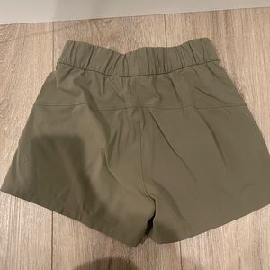 Women’s Tie Front 4” Shorts